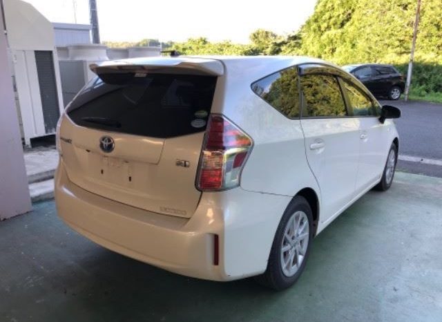 TOYOTA PRIUS ALPHA 2017 full