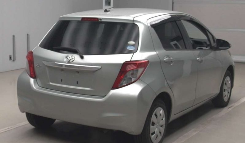 TOYOTA VITZ 2011 full