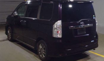 TOYOTA VOXY 2012 full