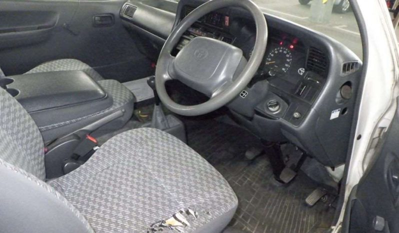 TOYOTA HIACE 2003 full