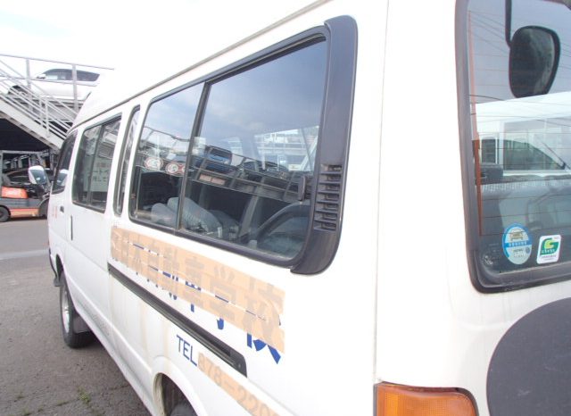 TOYOTA HIACE 2003 full