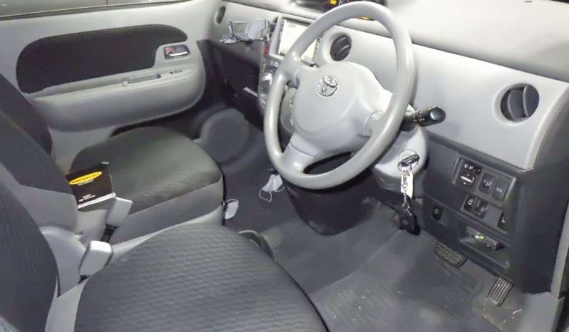 TOYOTA SIENTA 2006 full