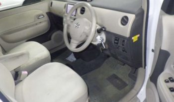 TOYOTA SIENTA 2004 full