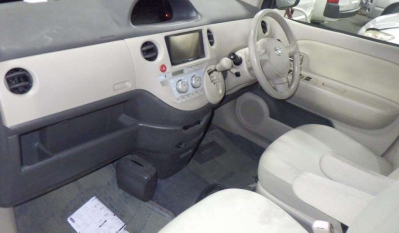 TOYOTA SIENTA 2004 full