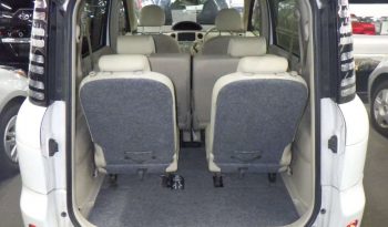 TOYOTA SIENTA 2004 full