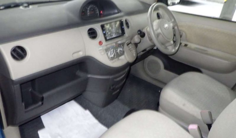 TOYOTA SIENTA 2006 full