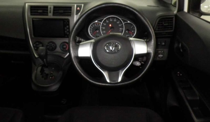 TOYOTA RACTIS 2011 full