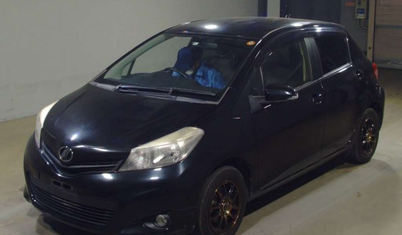 TOYOTA VITZ 2012 full