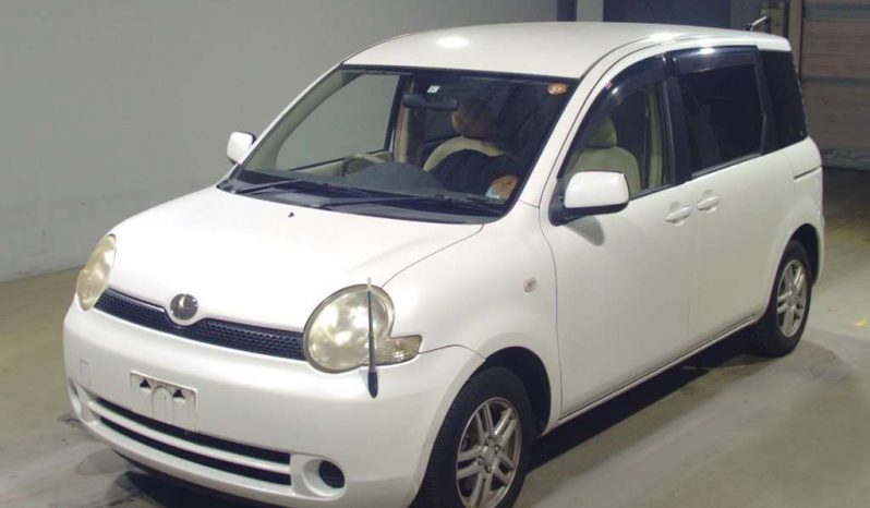 TOYOTA SIENTA 2005 full