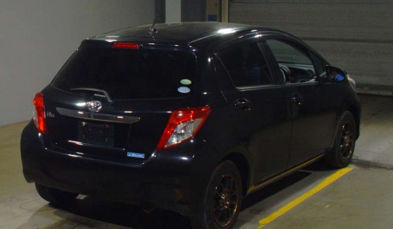 TOYOTA VITZ 2012 full