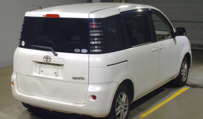 TOYOTA SIENTA 2005 full