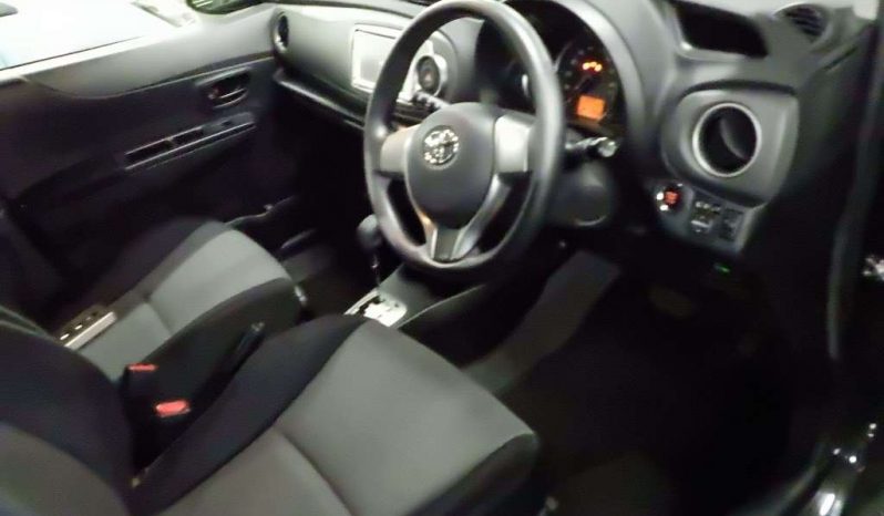 TOYOTA VITZ 2012 full