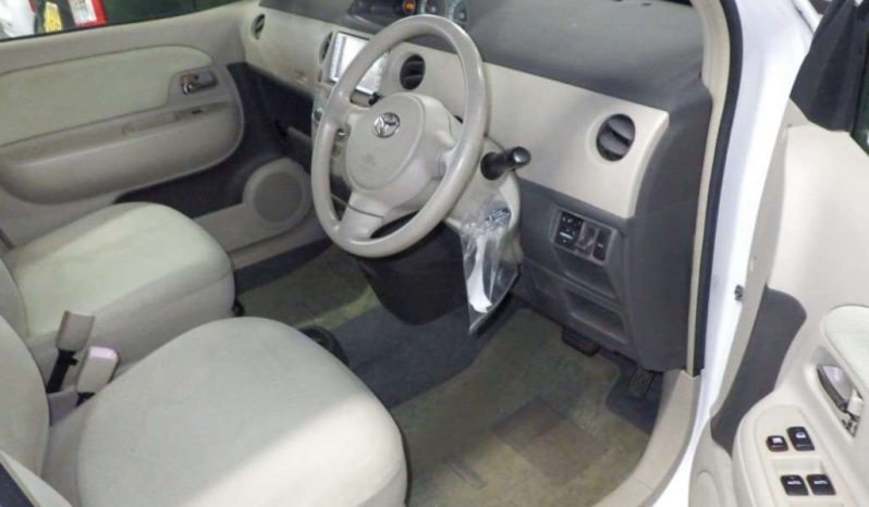 TOYOTA SIENTA 2005 full