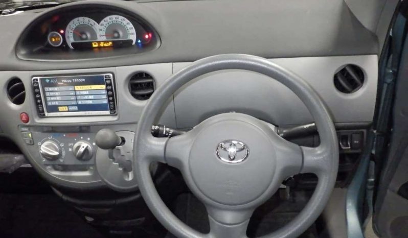 TOYOTA SIENTA 2004 full