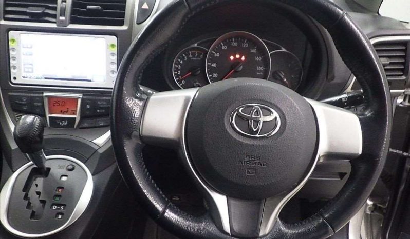 TOYOTA RACTIS 2011 full