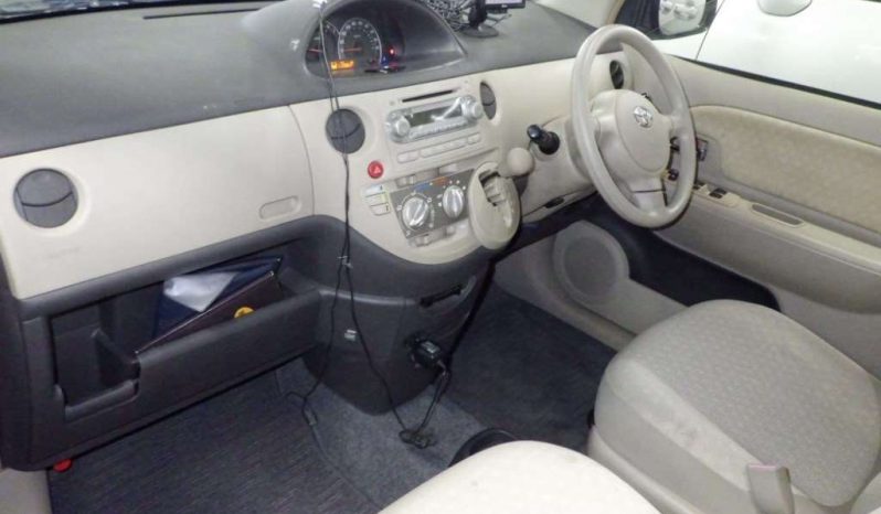 TOYOTA SIENTA 2009 full