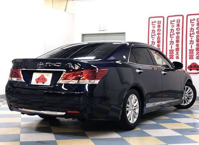 TOYOTA CROWN ROYAL SALOON 2013 full