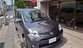 TOYOTA SIENTA 2012 full