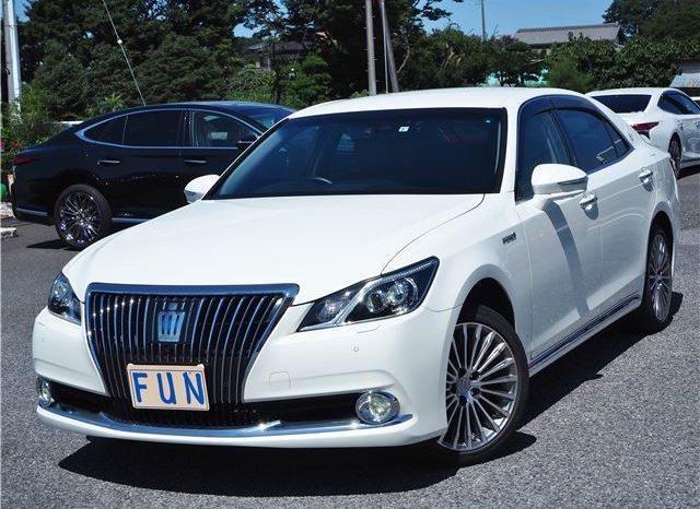 TOYOTA CROWN MAJESTA 2017 full