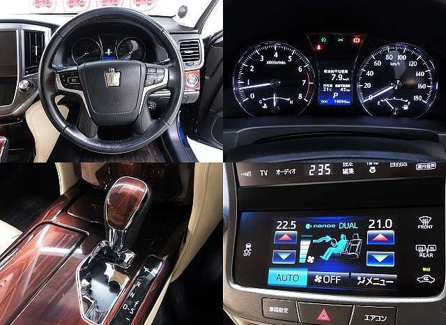 TOYOTA CROWN ROYAL SALOON 2013 full