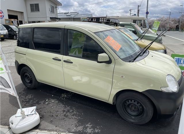 TOYOTA SIENTA 2005 full