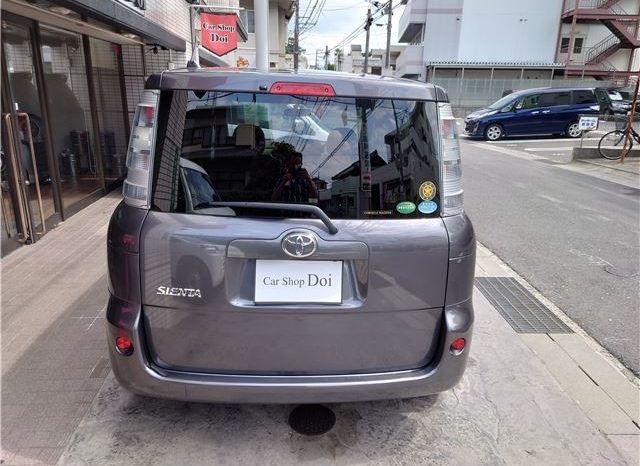 TOYOTA SIENTA 2012 full