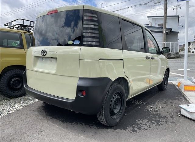 TOYOTA SIENTA 2005 full