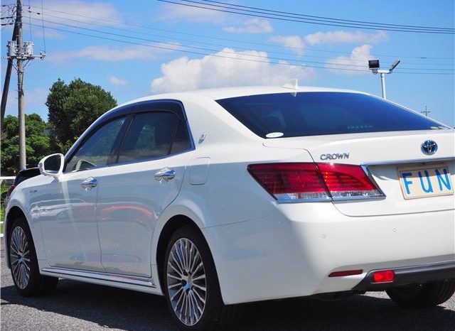 TOYOTA CROWN MAJESTA 2017 full