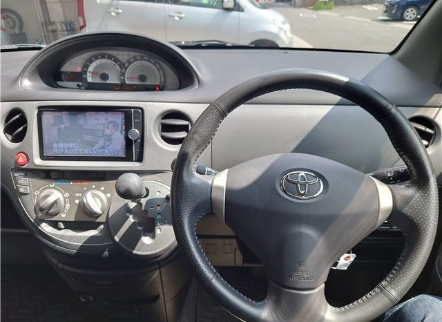 TOYOTA SIENTA 2012 full