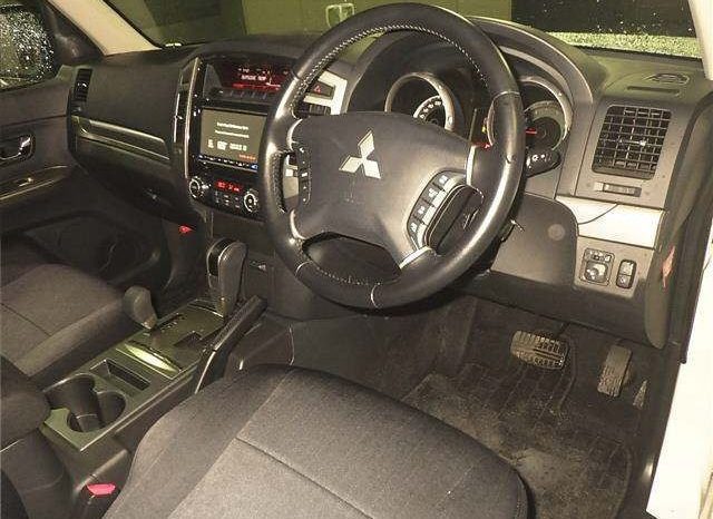 MITSUBISHI PAJERO 2017 full