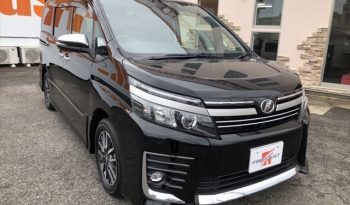 toyota Voxy  ZS 2016 full