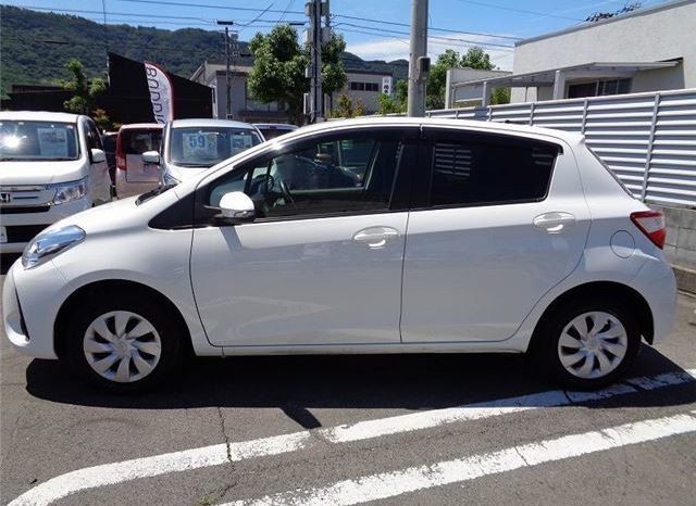 2017 TOYOTA VITZ F full