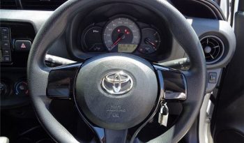 2017 TOYOTA VITZ F full