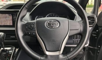 toyota Voxy  ZS 2016 full