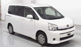 TOYOTA VOXY 2011