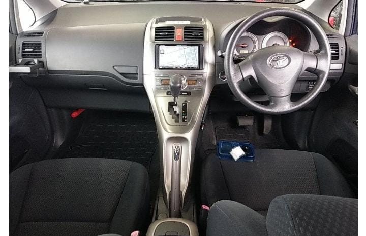 TOYOTA AURIS 2006 full