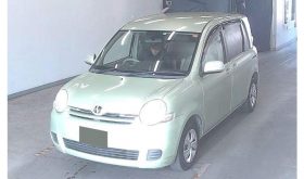 TOYOTA SIENTA  2010