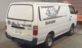 TOYOTA HIACE 2002