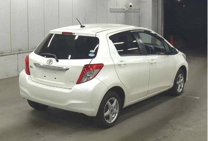 TOYOTA VITZ 2012 full