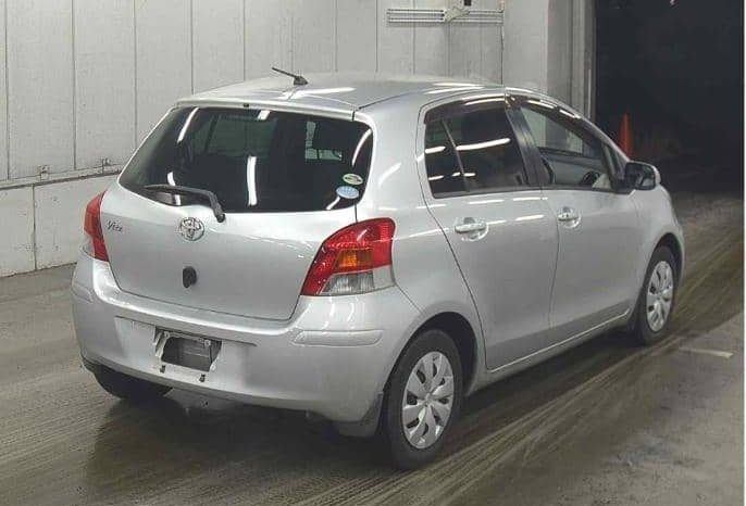 TOYOTA VITZ 2007 full