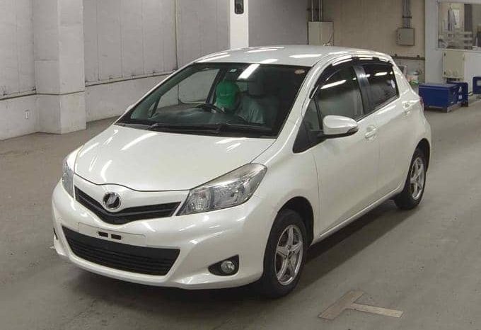 TOYOTA VITZ 2012 full