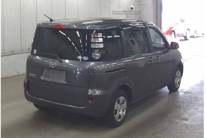 TOYOTA SIENTA 2010 full