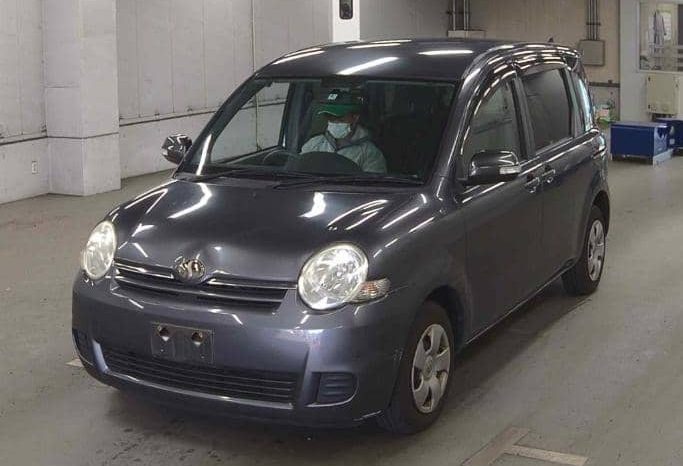 TOYOTA SIENTA 2010 full