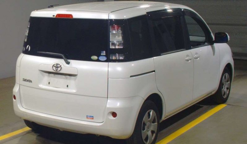 TOYOTA SIENTA 2011 full