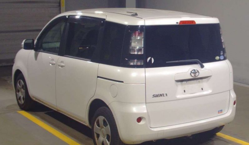 TOYOTA SIENTA 2011 full