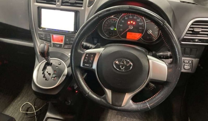 TOYOTA RACTIS 2011 full