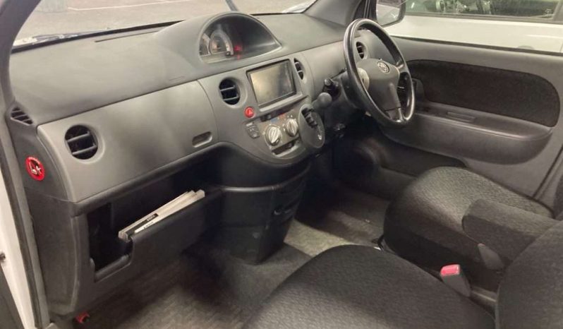 TOYOTA SIENTA 2011 full