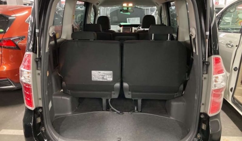 TOYOTA VOXY 2008 full