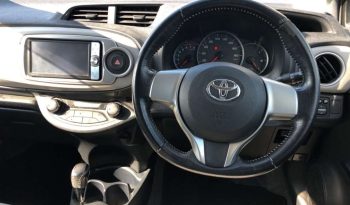 TOYOTA VITZ 2011 full