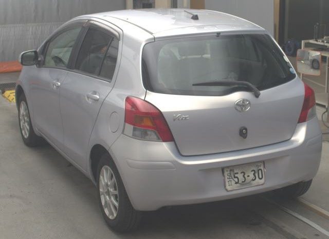 TOYOTA VITZ 2010 full